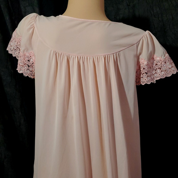 VTG SHADOWLINE Nightgown FEMININE PINK NYLON Sissy Coquette Eyelet Lace SMALL - Picture 6 of 10